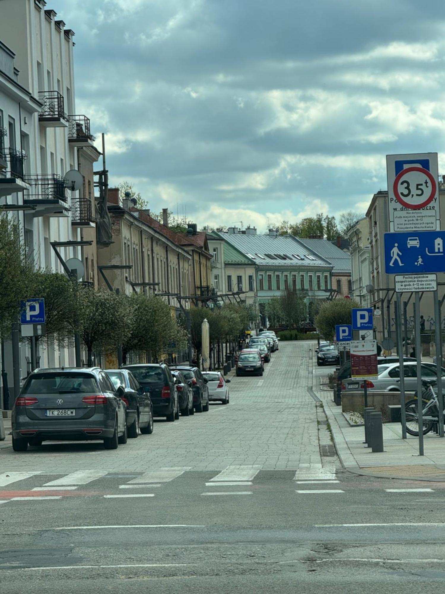 Smart Central Stay 2, Rynek, Sienkiewicza 24-Hour Check-In Zameldowanie Calodobowe Kielce Buitenkant foto